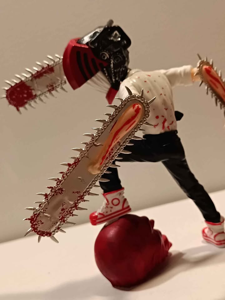 Chainsaw head figure - photo 4