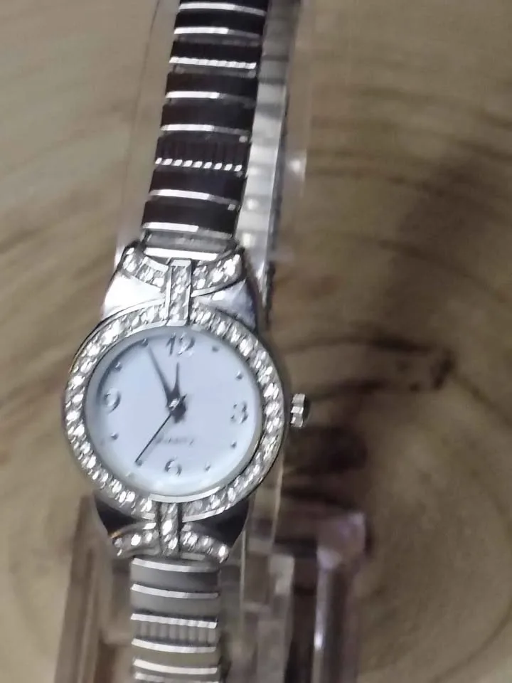 Vintage LGS ladies watch rhinestone encrusted image indicator(3)