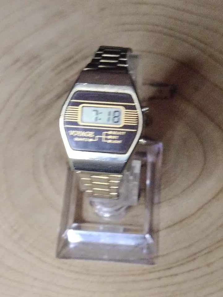 Vintage voyage digital watch image indicator(4)