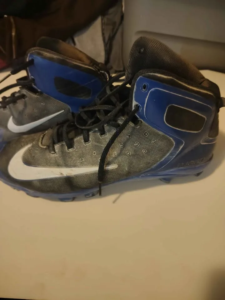 Size 13 Nike huarache cleats image indicator(4)