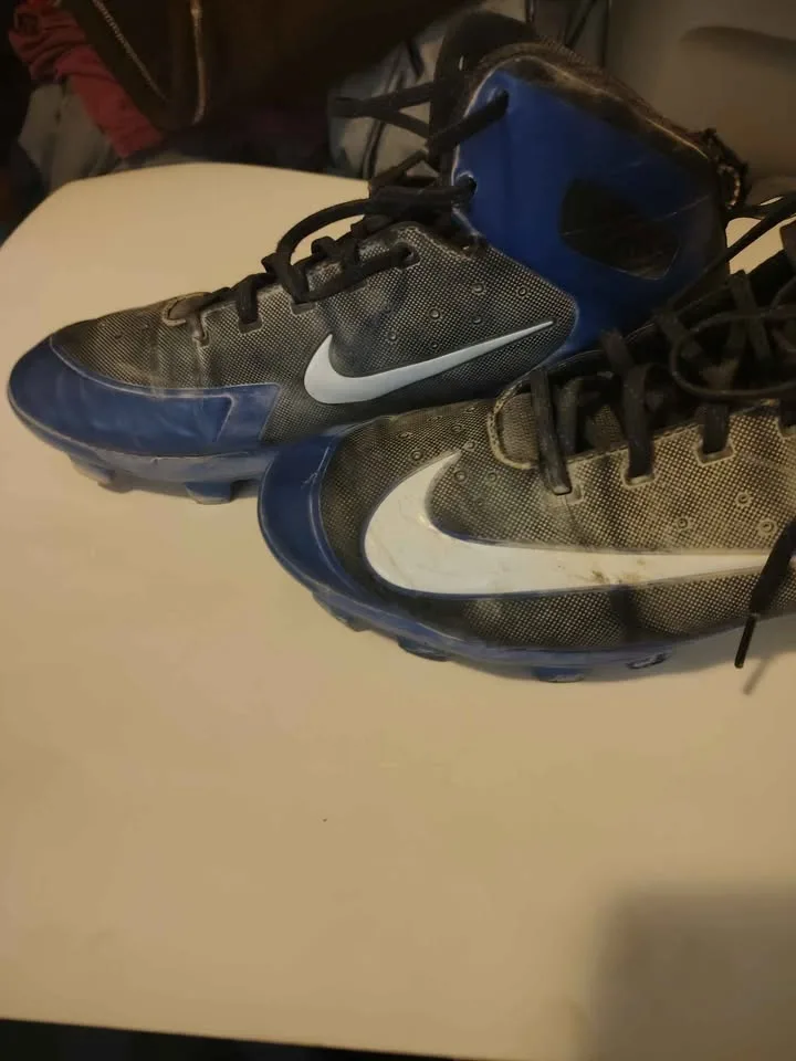 Size 13 Nike huarache cleats image indicator(5)