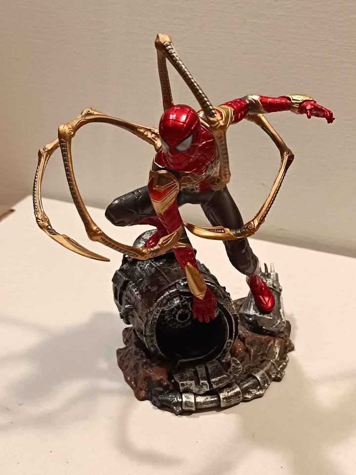 Spider-Man figure - photo 2