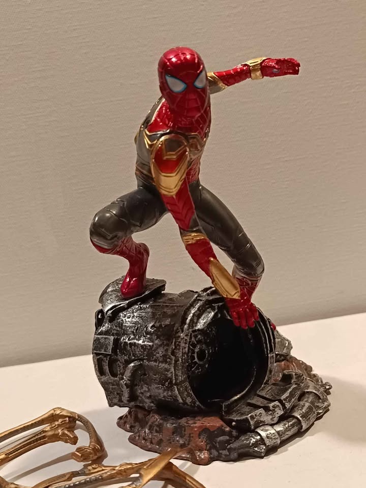 Spider-Man figure - photo 4