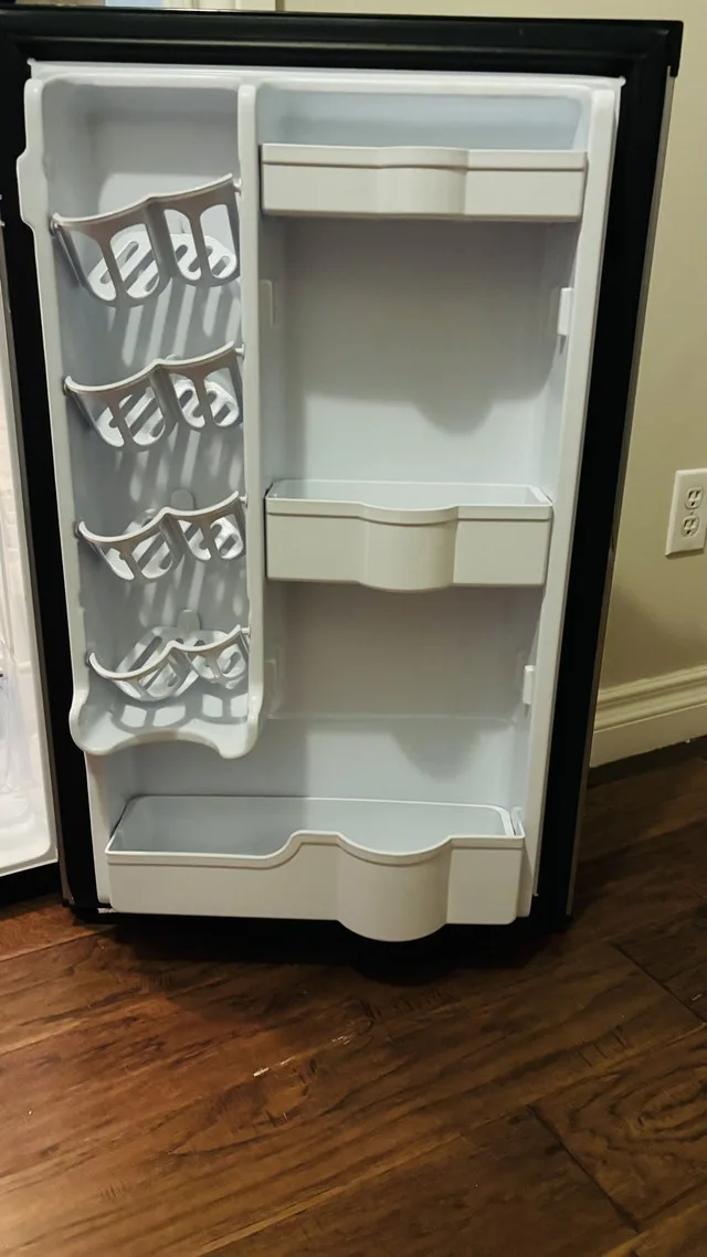 Whirlpool 4.4 cu. ft. Compact Refrigerator image indicator(4)