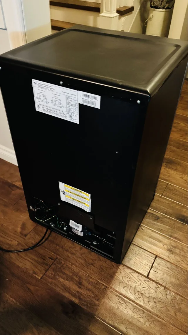 Whirlpool 4.4 cu. ft. Compact Refrigerator image indicator(6)