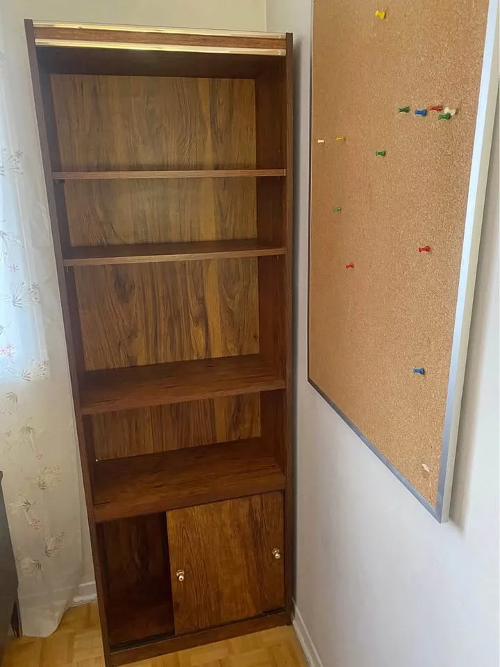 Set of 2 tall bookshelves