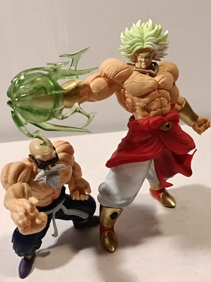 Master roshi and broly - photo 2