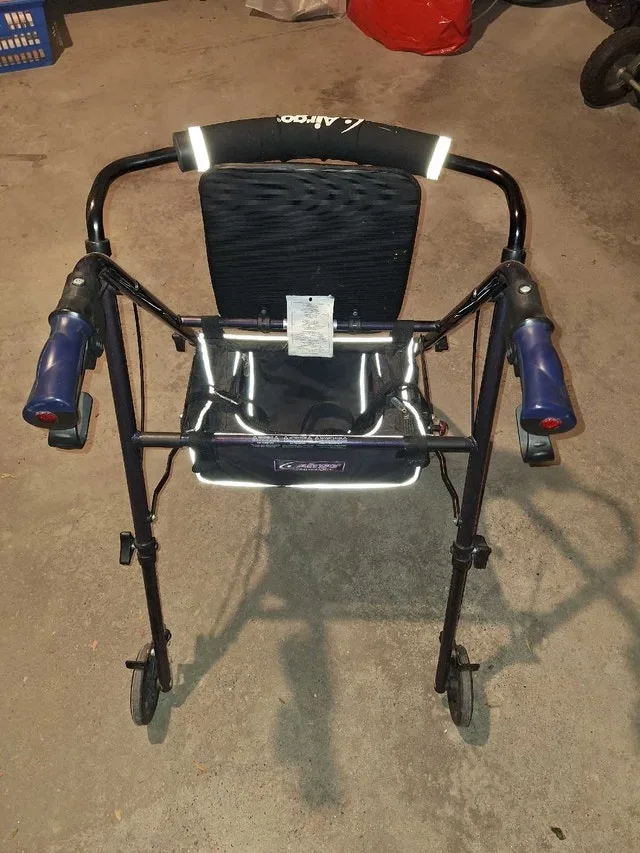 Airgo Ultra-Light rollator in purple walker for seniors image indicator(3)