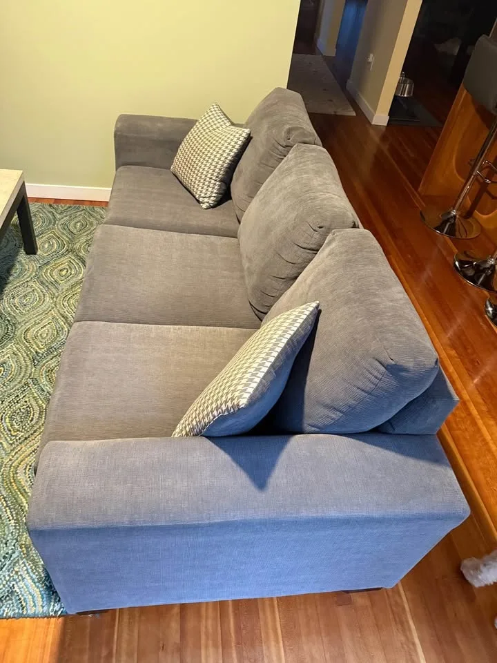 Firm yet comfortable sofa. 3 seater. image indicator(2)