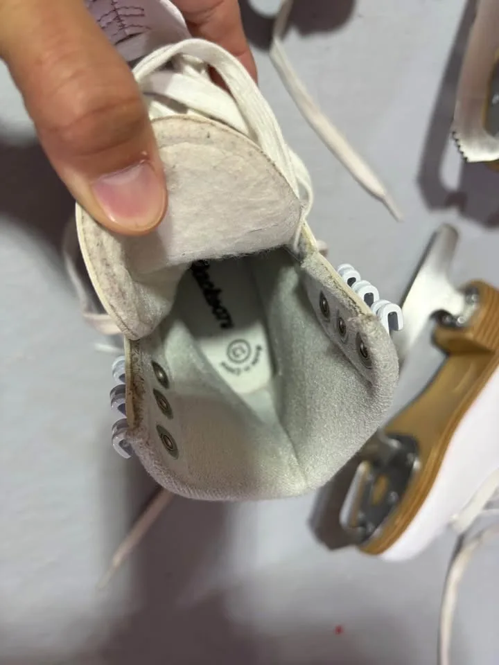 Jackson Girls' Classic 200 Figure Skates size 13 and 3 image indicator(8)