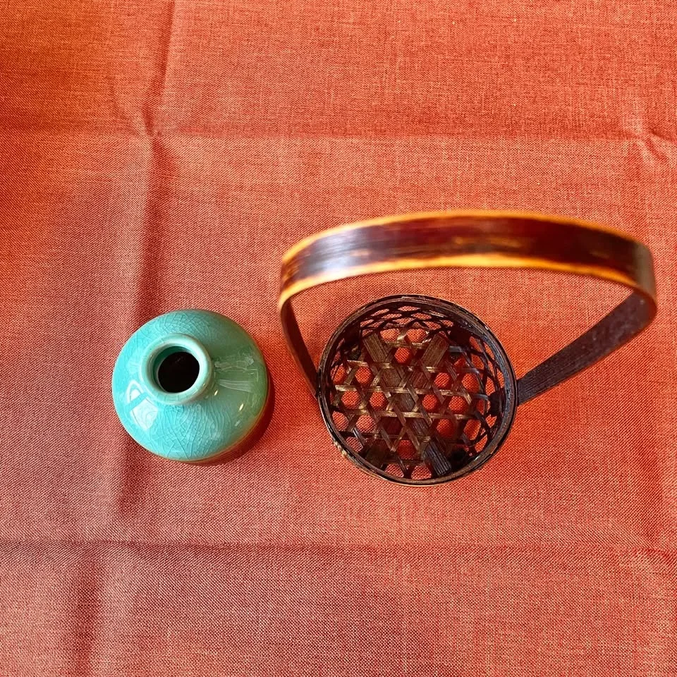 Vintage Japanese Flower Vase with Bamboo Basket image indicator(5)