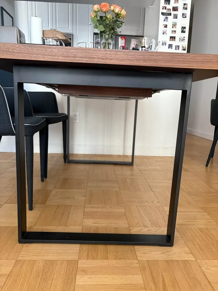 Wooden extendable dining table image indicator(3)