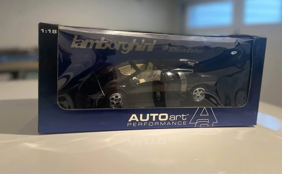 Lamborghini Diablo- AUTOart image indicator(2)