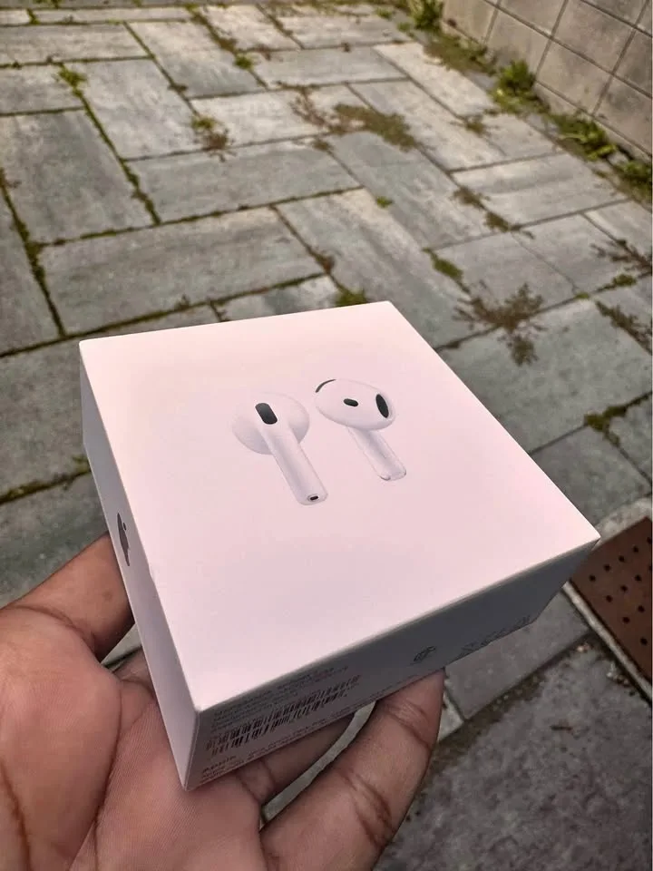 AirPods 4