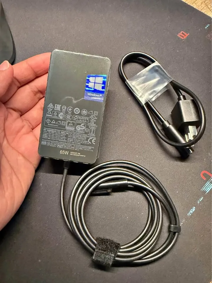 Surface Charging Adapter 65W