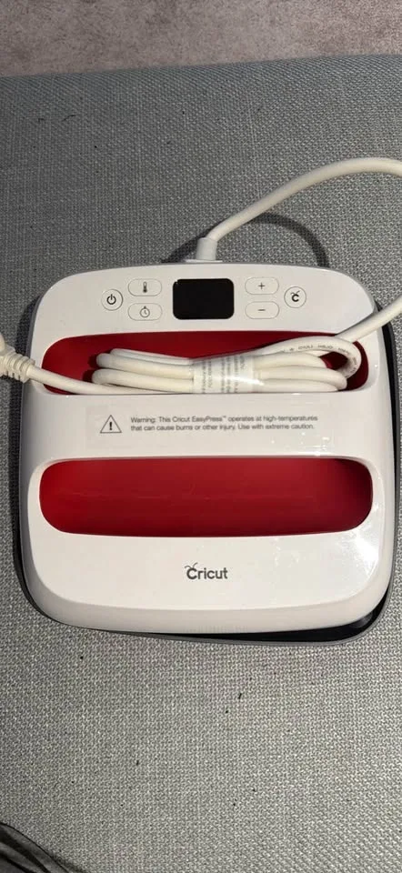 Cricut EasyPress 2 (9x9) - Like New! image indicator(2)