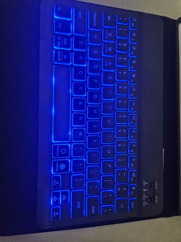 Keyboard & case for tablet - black - photo 3