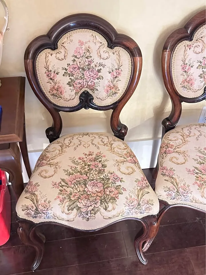 Set of 4 Vintage Victorian-Style Carved Chairs image indicator(4)