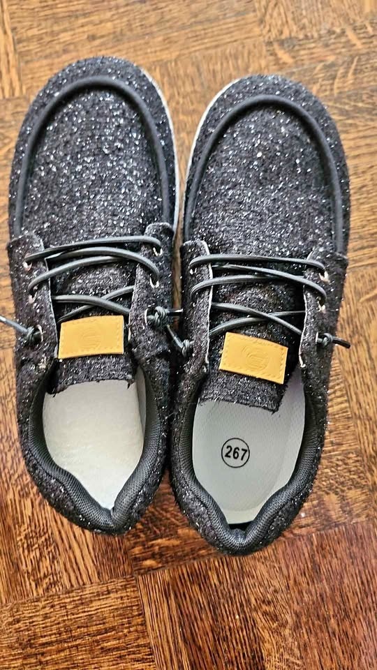 Womens slip on shoes size-40