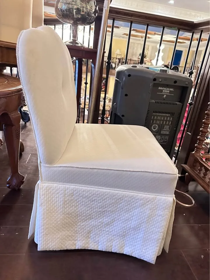 Vintage Tufted Slipper Chair image indicator(4)