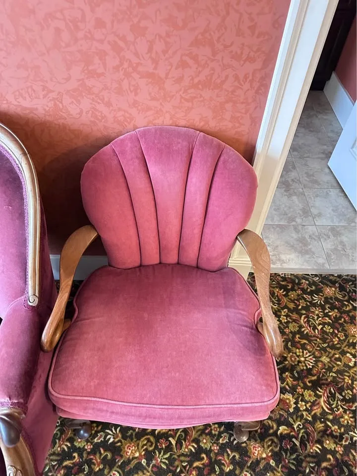 Vintage Hollywood Regency Shell-Back Accent Chair image indicator(2)