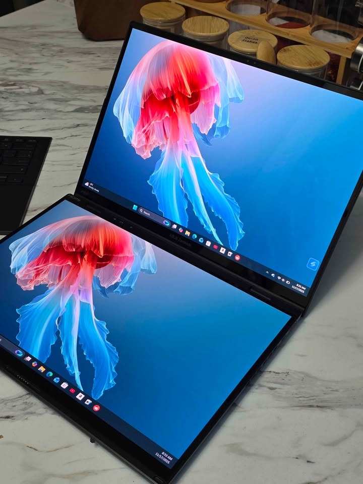 ASUS Zenbook DUO 14" Touchscreen 2-in-1 Al Laptop - photo 2
