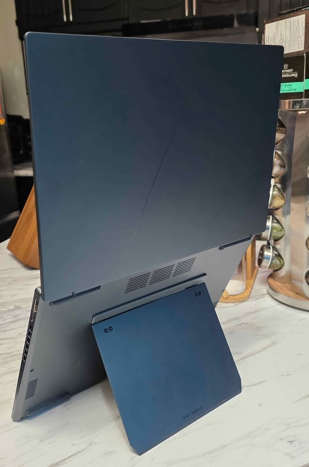 ASUS Zenbook DUO 14" Touchscreen 2-in-1 Al Laptop - photo 3