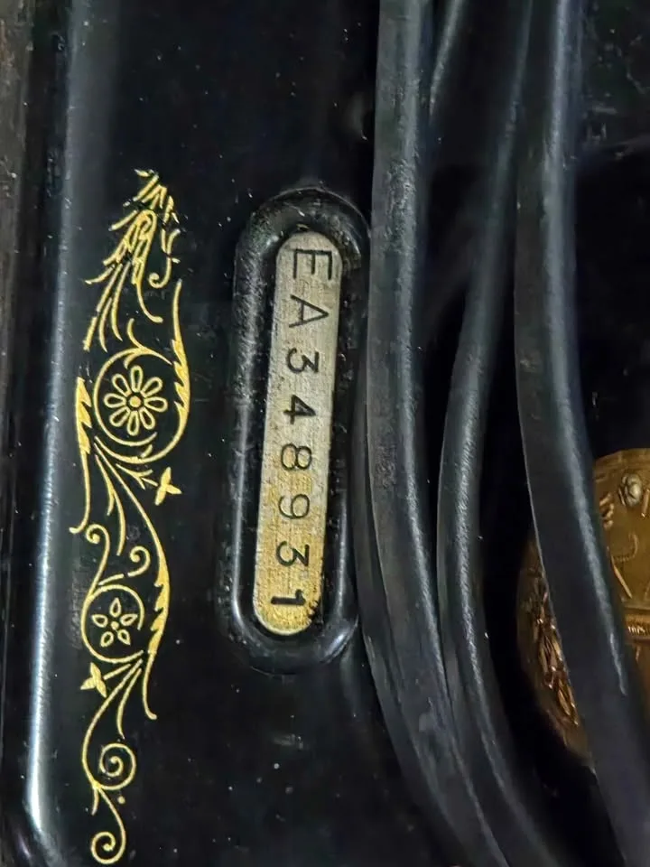 Vintage 1936 Singer Sewing machine image indicator(4)