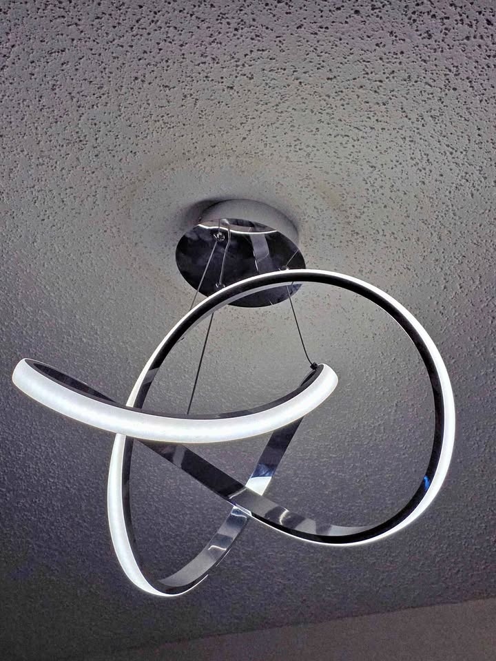 Modern Pendant Light with Irregular Ring Lights LED
