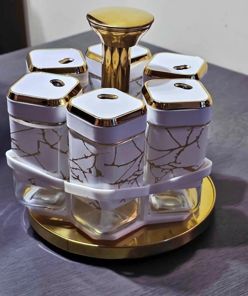 salt pepper seasoning shakers