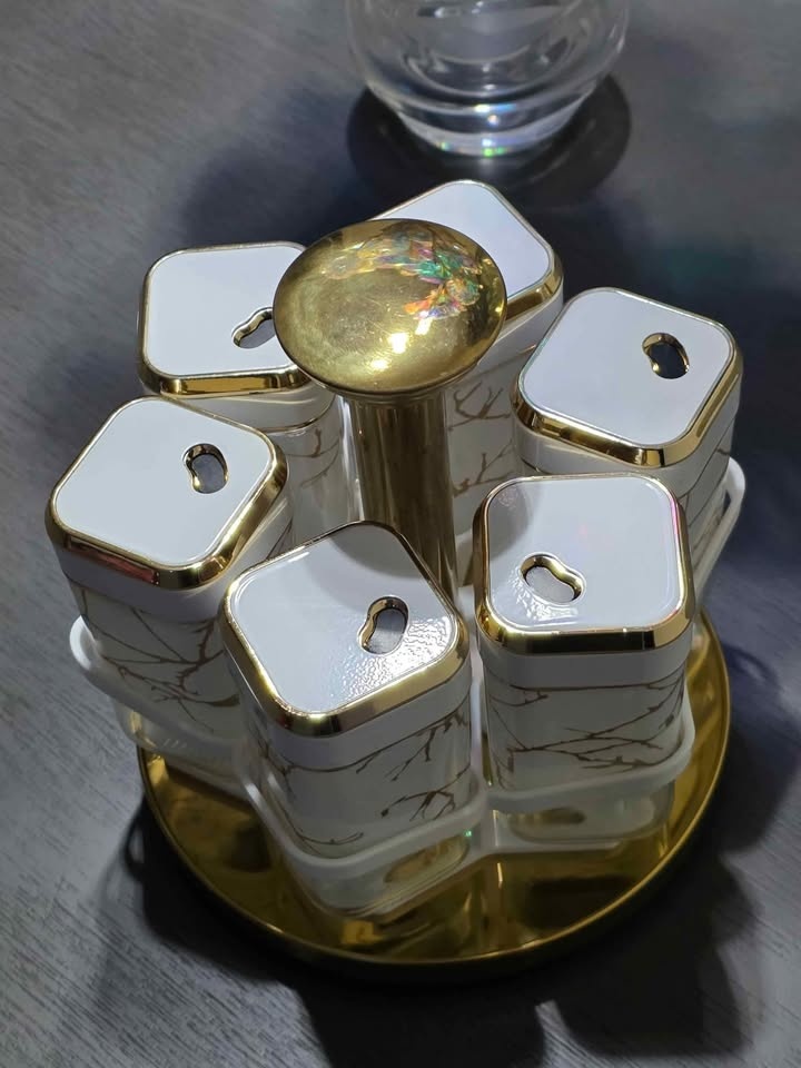 salt pepper seasoning shakers - photo 3