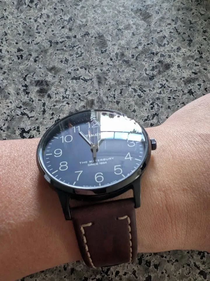 Timex dress watch with original receipt and gift box image indicator(3)