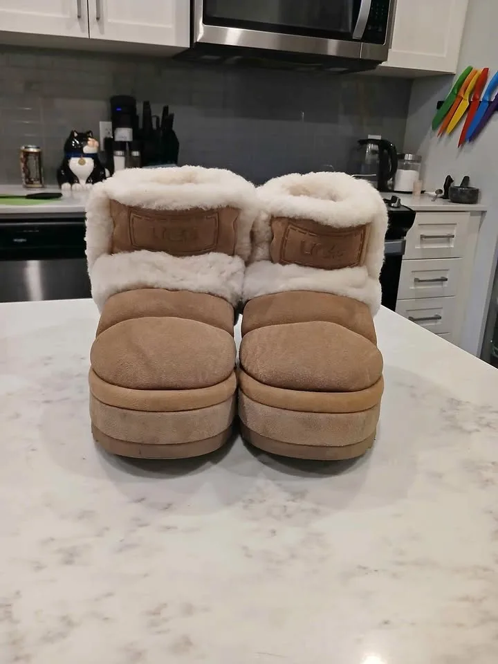 Ugg cillapeak boots (6 usa)
