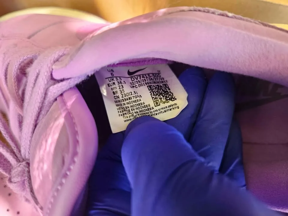 Nike shoes lady size 6 image indicator(2)