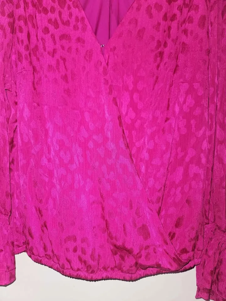 New Sz 2X Fuschia Satin Animal Print Blouse image indicator(3)