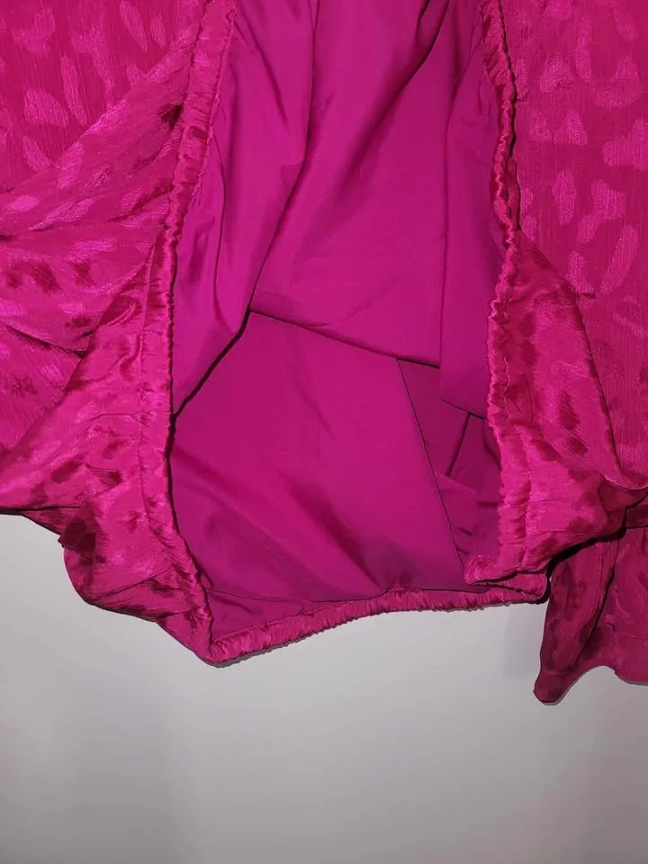 New Sz 2X Fuschia Satin Animal Print Blouse image indicator(7)