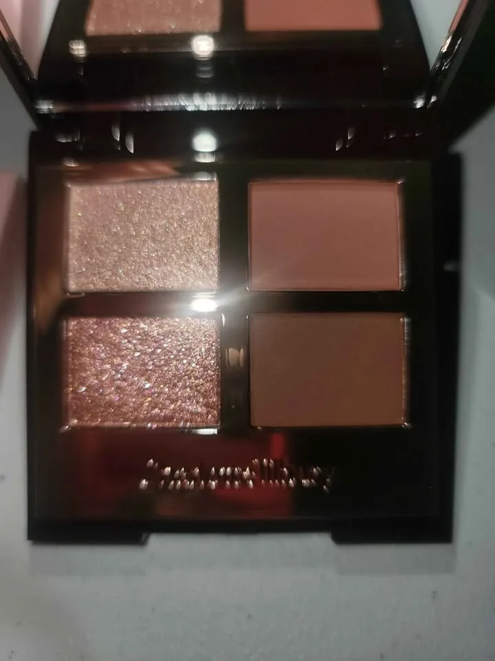 NEW Charlotte Tillbury Pillow Talk Dreams Eyeshadow Palette image indicator(5)