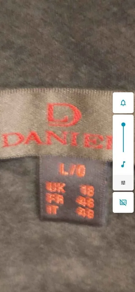 DANIER Leather Winter Jacket; Removable Fox Fur image indicator(8)