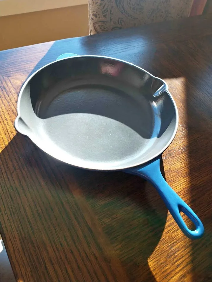 Le Creuset Iron Skillet; 26 cm; Blue; MADE in France