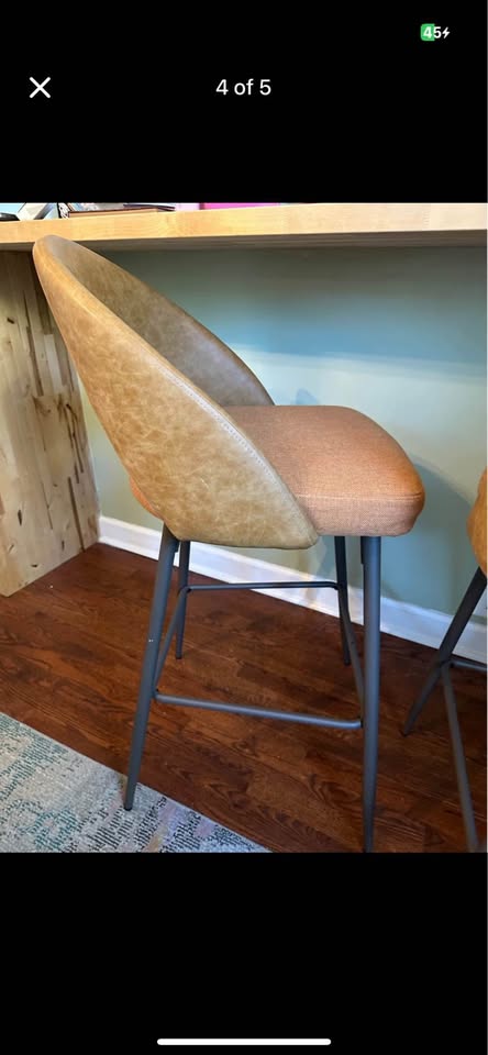 3 Bar Height Barstools - photo 2