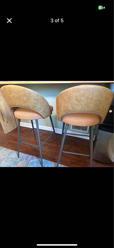 3 Bar Height Barstools - photo 3