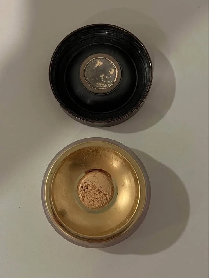 Hourglass translucent setting powder image indicator(4)