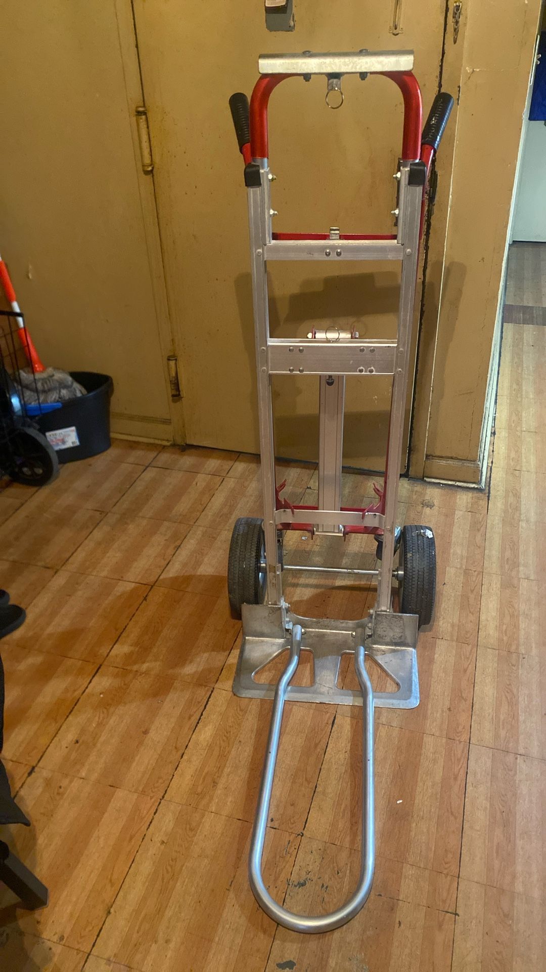 Milwaukee 4 in 1 Quick adjust Hand Truck - photo 3
