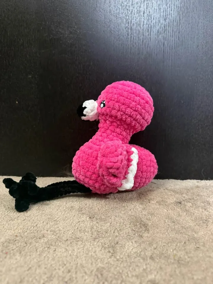 Crochet Flamingo image indicator(2)