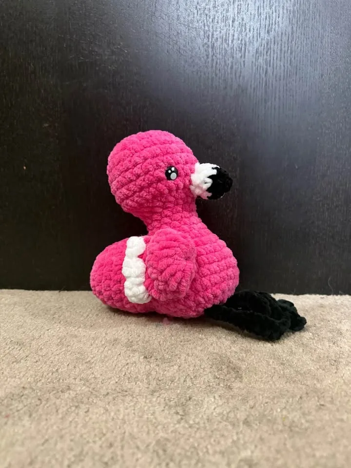 Crochet Flamingo image indicator(4)