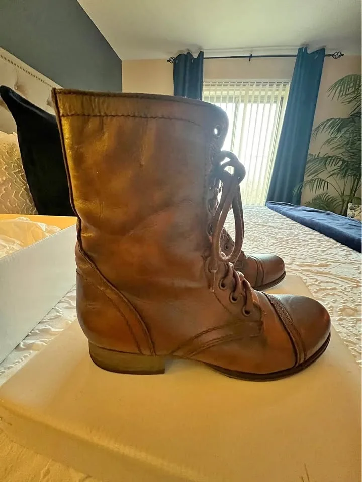 Brown combat boot