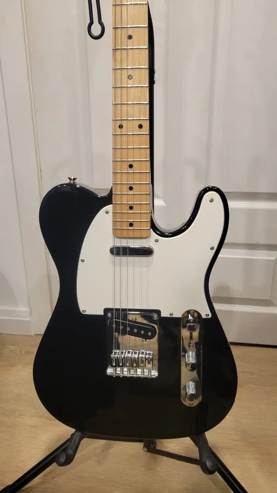 $280 Squier Telecaster -  Black image indicator(3)