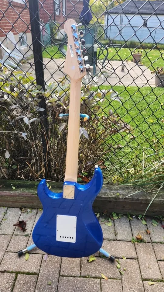 $250 Yamaha Pacifica Electric Guitar - Blue image indicator(8)