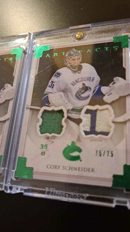 2013-2014 Upper Deck artifacts, Cory Schneider, two card lot - photo 3