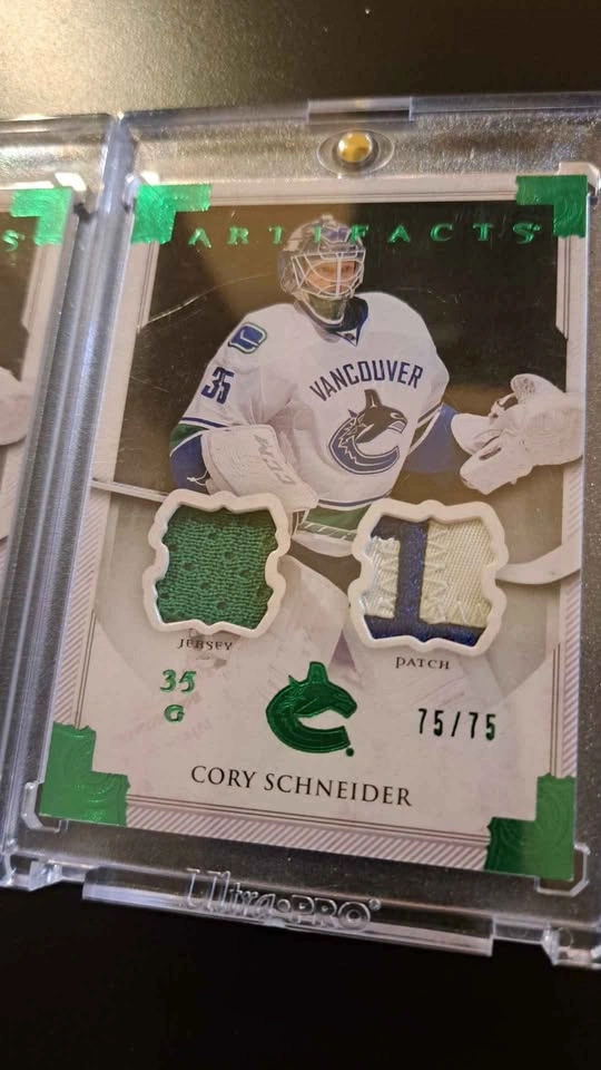 2013-2014 Upper Deck artifacts, Cory Schneider, two card lot - photo 4